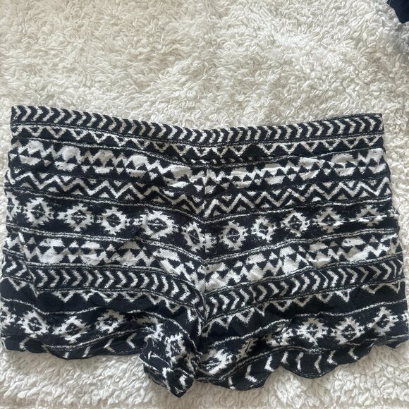 Black and White Flowy Shorts - Picture 1 of 2